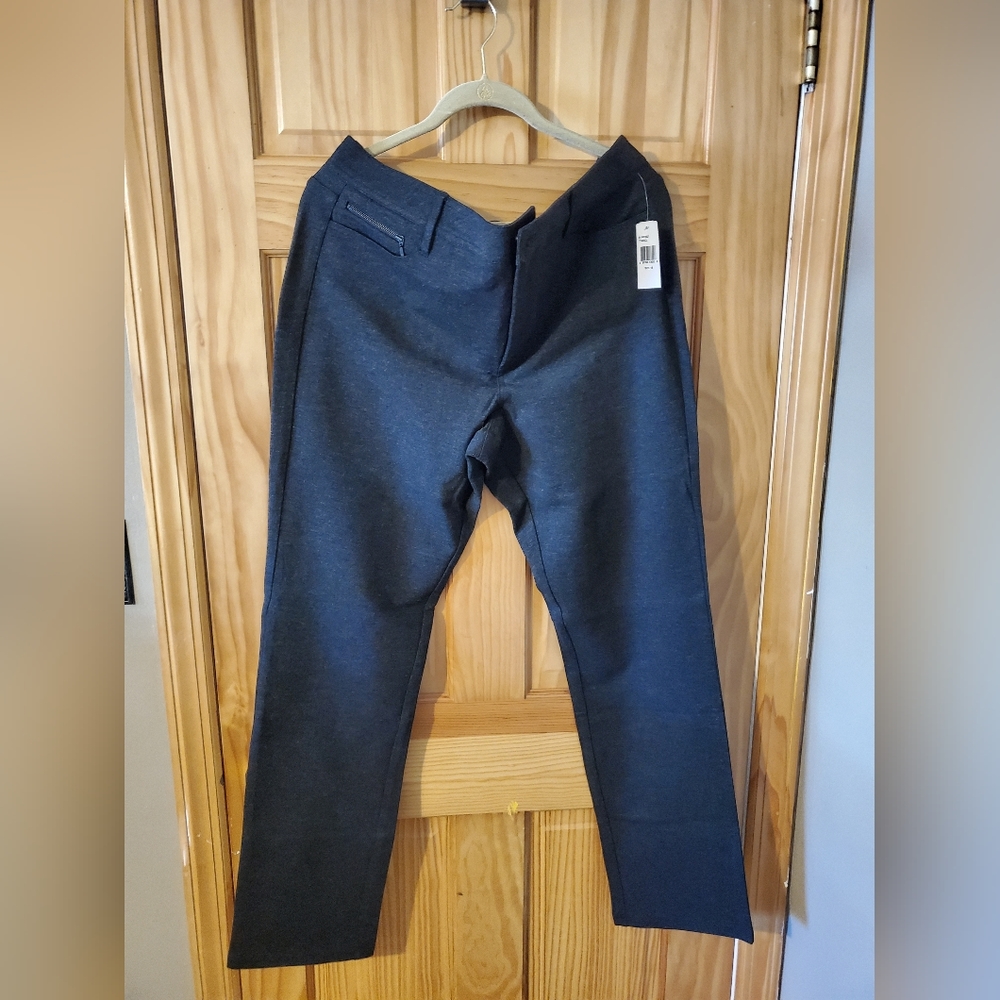 NWT- NYDJ Straight Legging in Charcoal Gray - Size 16